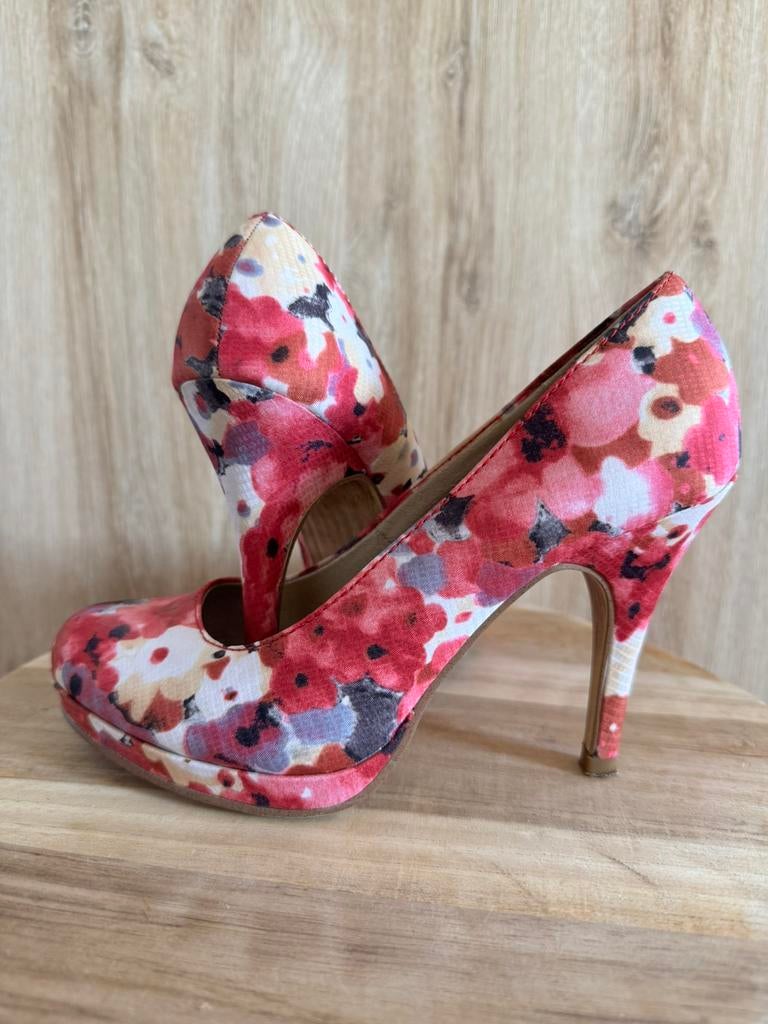 Tamaris pumps maat 36, Ophalen, Pumps