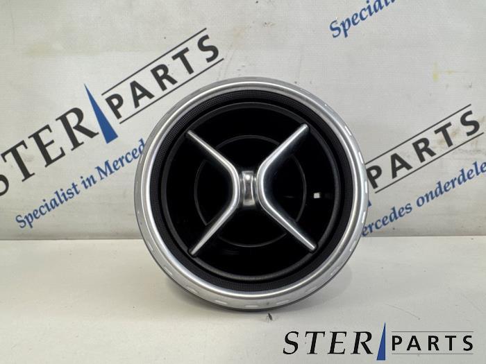 Luchtrooster Dashboard van een Mercedes GLA, Gebruikt, -, Ophalen of Verzenden, -