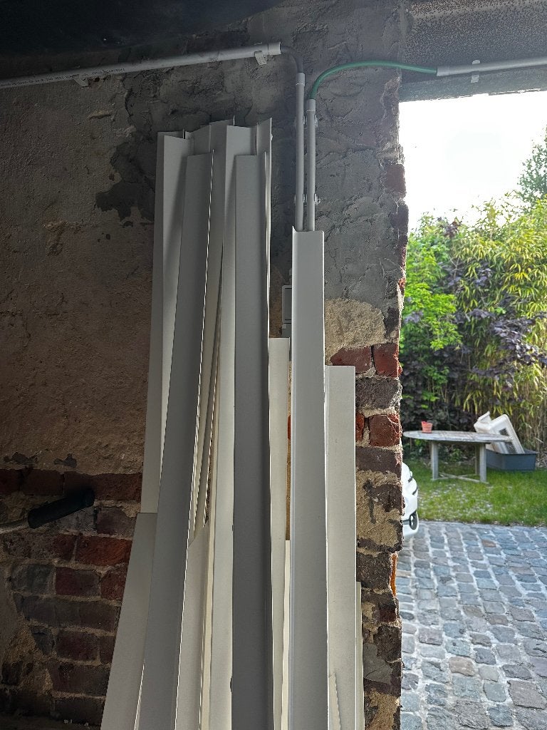 Aluminium plinten, Doe-het-zelf en Bouw, Ophalen, Overige materialen, 100 tot 150 cm, Zo goed als nieuw