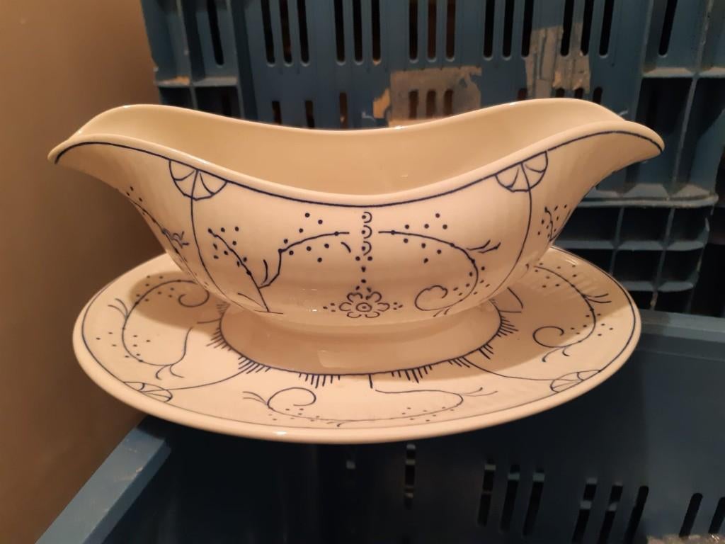 Saucière Royal Boch décor Copenhagen - faïence, Antiquités & Art, Enlèvement ou Envoi