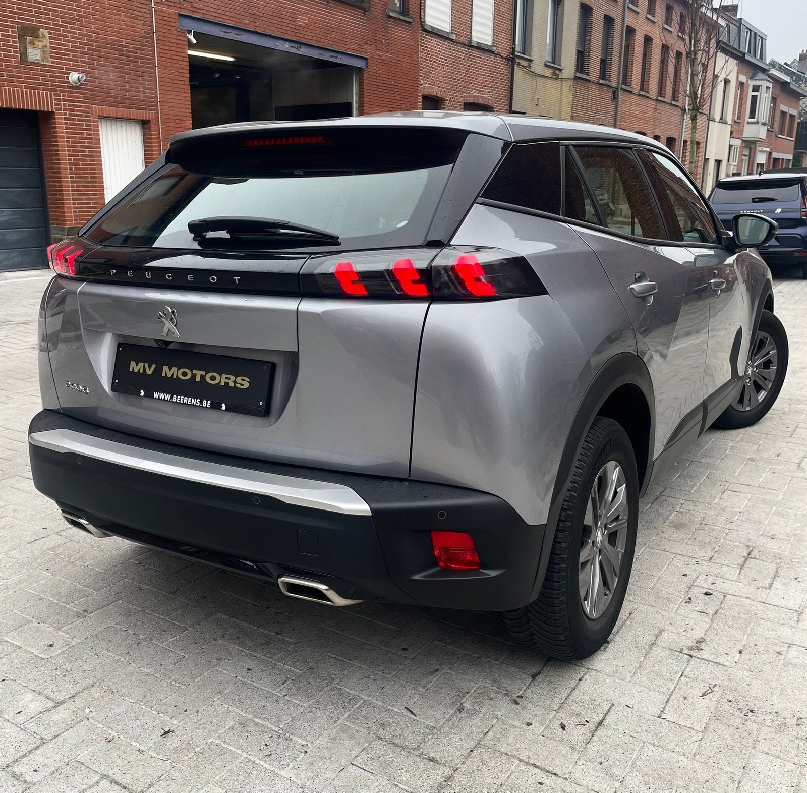 2021 Peugeot 2008 SUV Active Pack, 1.2 PureTech 131 PK, Dealer onderhouden, Stof, Bedrijf, Handgeschakeld