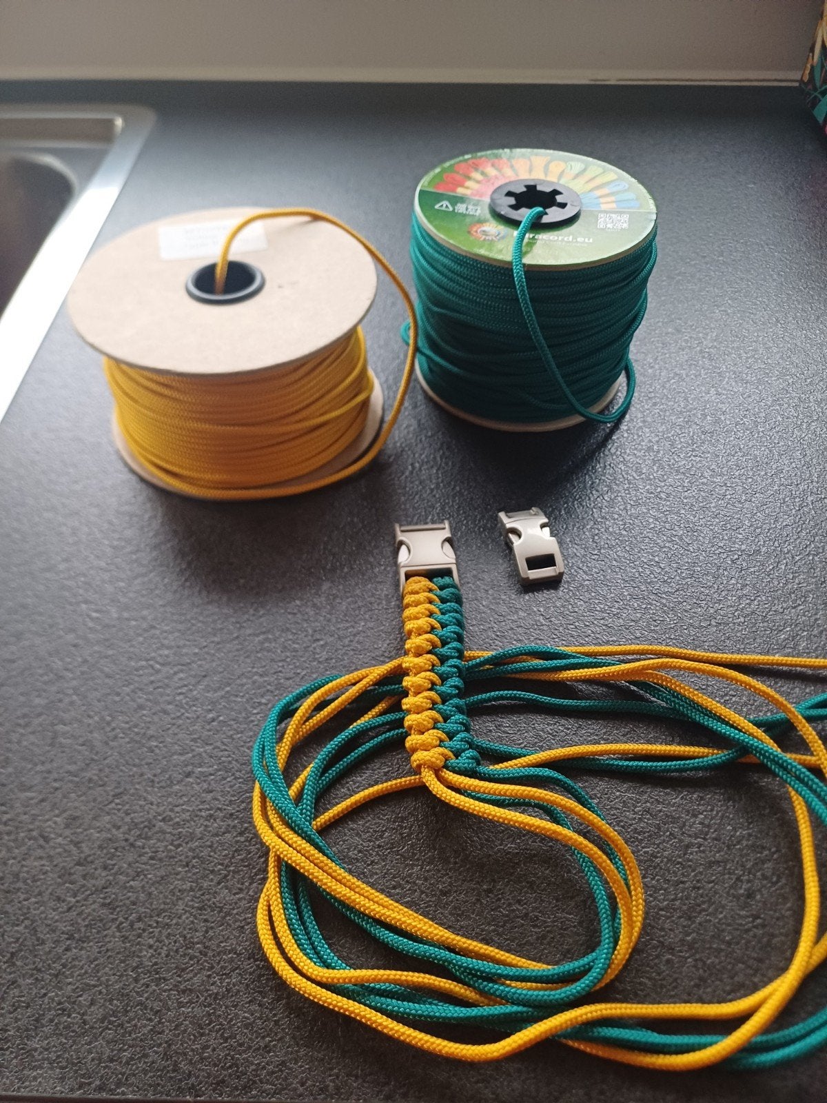 Paracord, Ophalen
