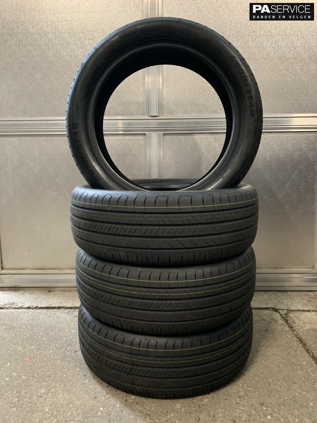 4x Nieuwe Goodyear 215 50 19 zomerbanden, Auto-onderdelen, Velg(en), -, -, Nieuw