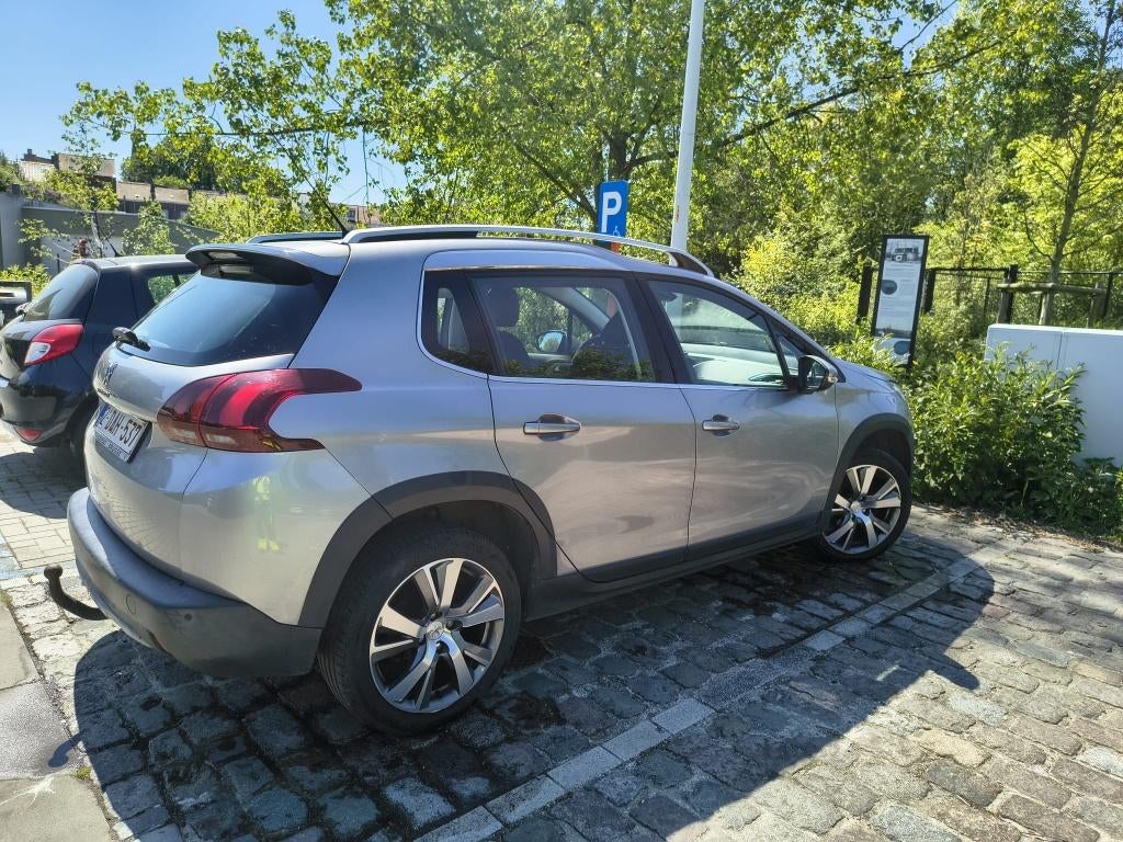 Peugeot 2008-102500km- benzine- trekhaak, Voorwielaandrijving, Euro 6, Particulier, Stadsauto