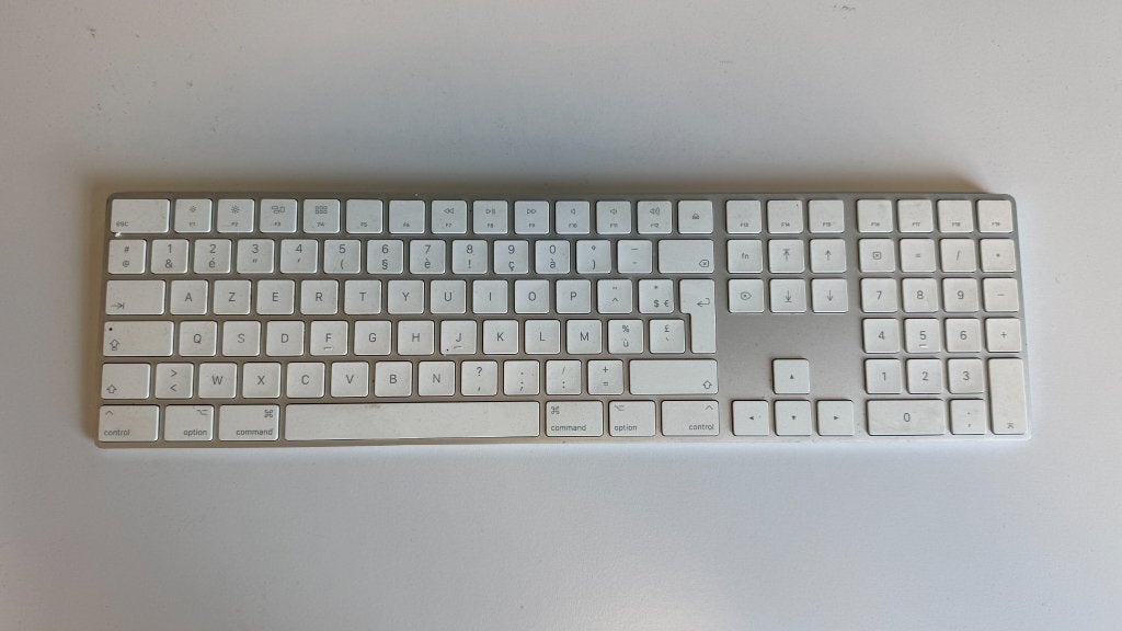 Lot 4 toetsenborden: 4 Apple + USB, AZERTY en QWERTY, Informatique & Logiciels, Enlèvement, Autres dispositions, Utilisé, Filaire