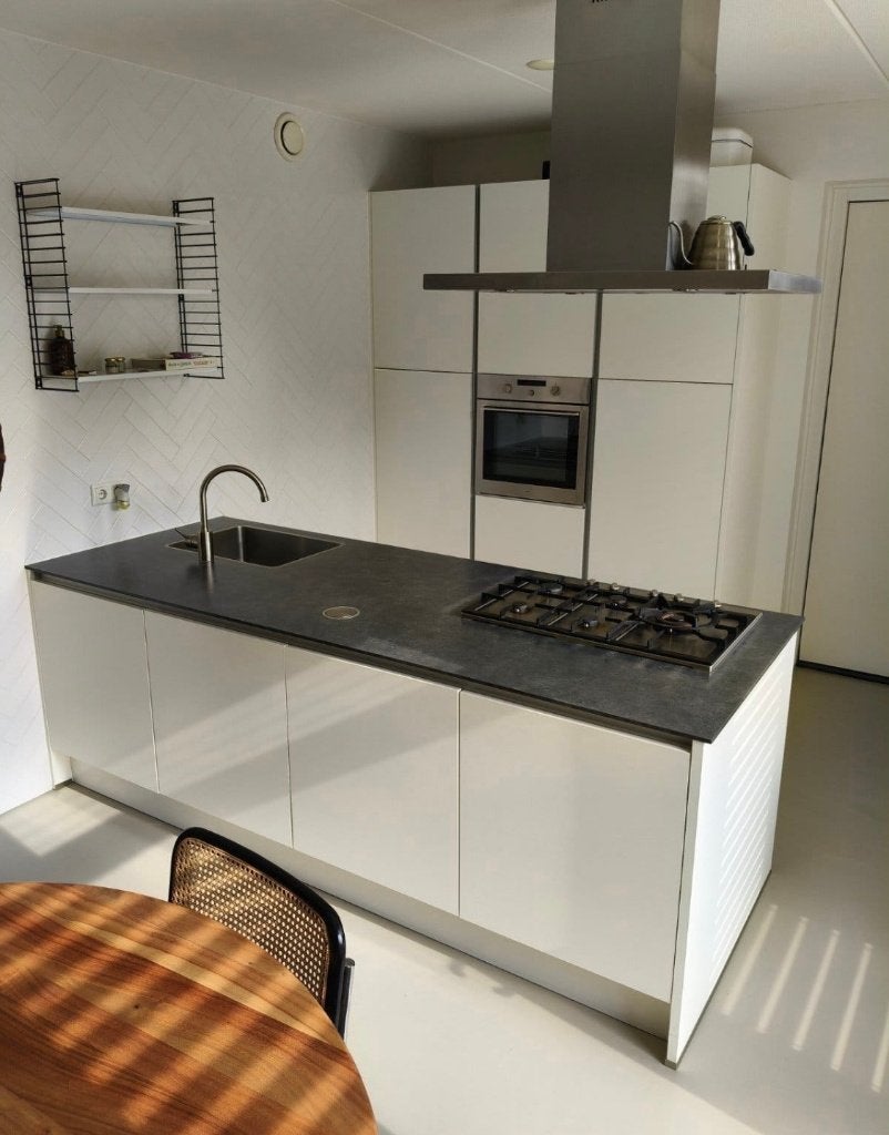 ✨BRUYNZEEL STRAKKE GREEPLOOS KEUKEN MET KOOKEILAND, Wit, Dubbelwandige keuken, Ophalen of Verzenden, Zo goed als nieuw