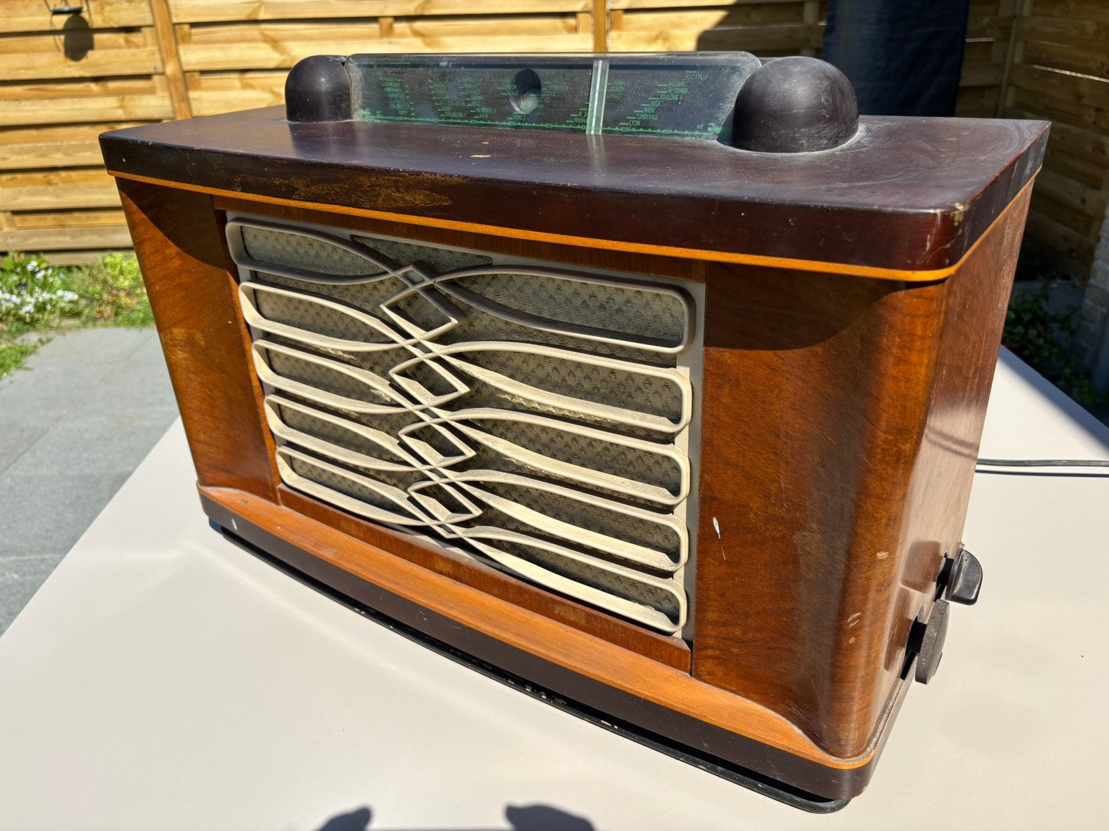 Zeer oude radio nog met buislampen (80 j oud ?), Ophalen