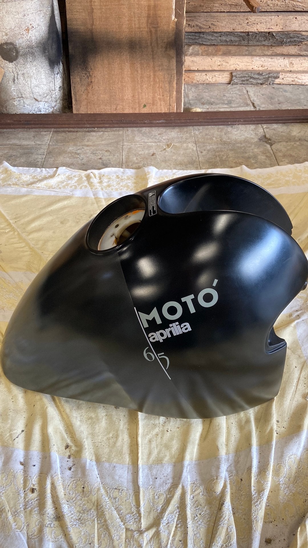 Aprilia Moto 6.5 tank zwart zeer goede staat, Enlèvement