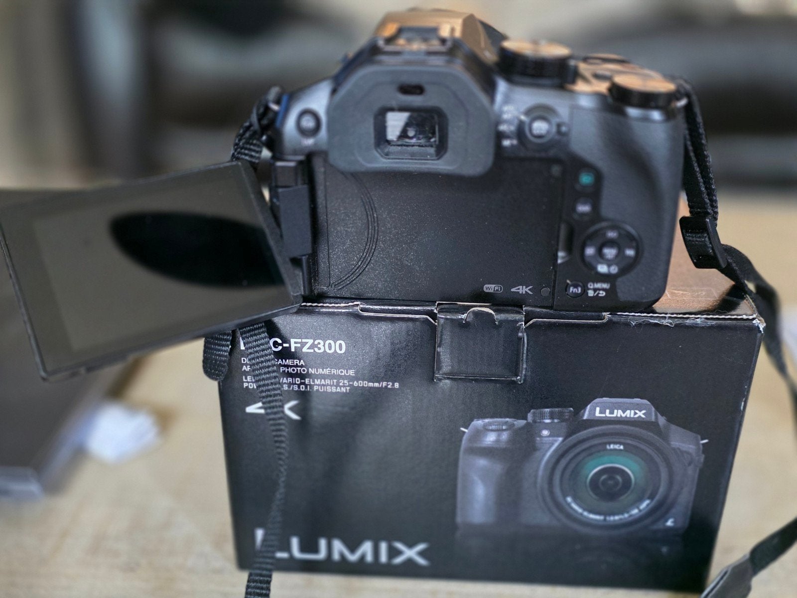 Panasonic Limux DMC-FZ300, Enlèvement, Panasonic