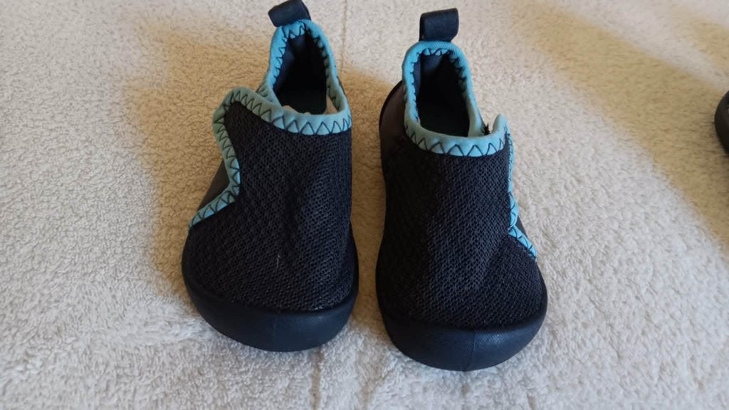 Waterschoenen / gymschoenen  Maat 20  Decathlon, Enfants & Bébés, Vêtements enfant | Chaussures & Chaussettes, Enlèvement, Utilisé