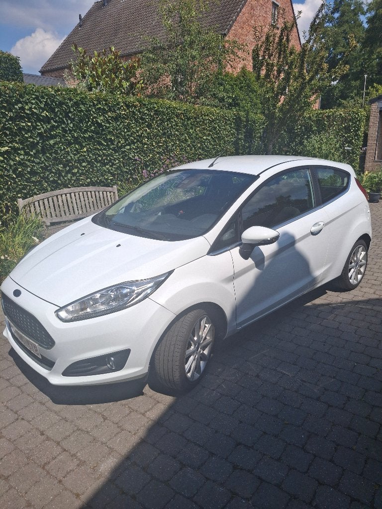 Ford Fiesta, Auto's, Ford, Voorwielaandrijving, Euro 5, Stof, Zwart