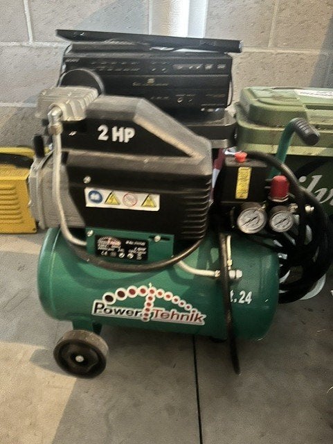 Compressor Power Technik 24L - 2HP, Doe-het-zelf en Bouw, Ophalen, Gebruikt, Minder dan 200 liter/min, Minder dan 25 liter