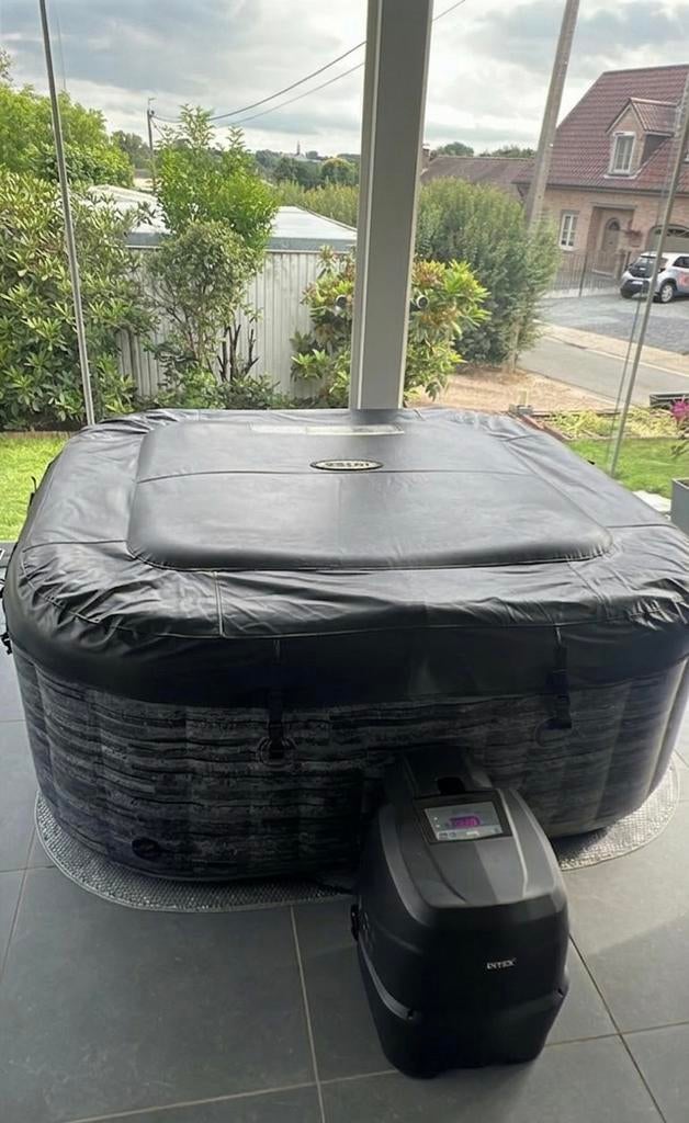 Jaccuzi intex 4 personen, Ophalen, Gebruikt, Afdekzeil, Opblaasbaar