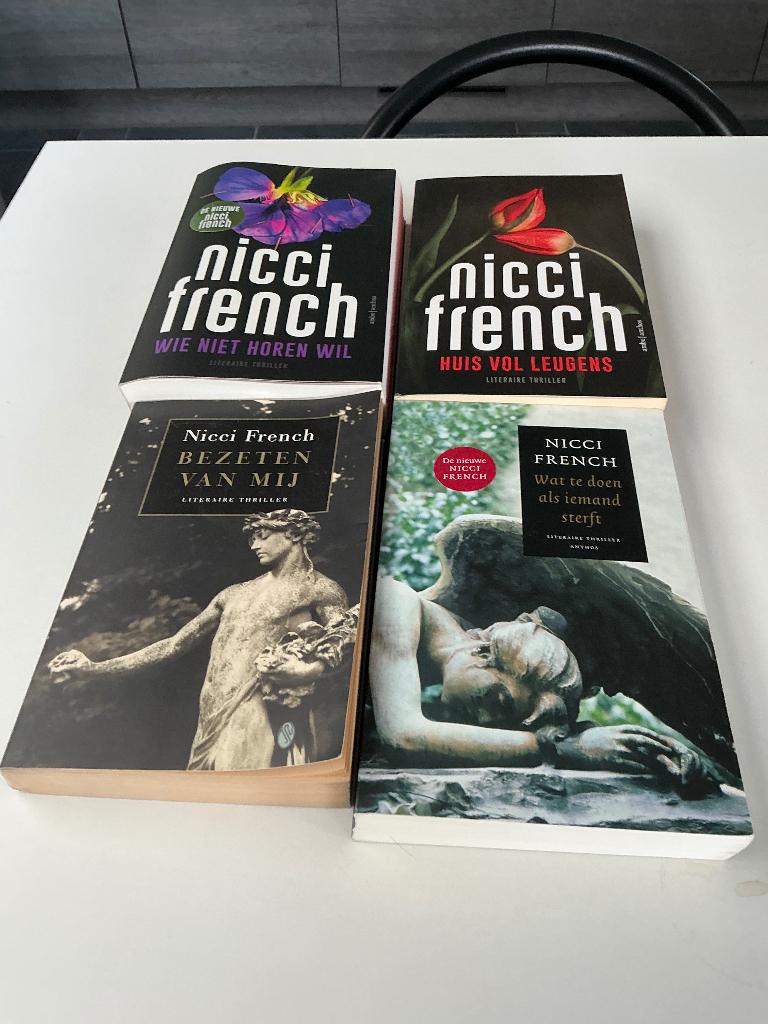 Pakket van 4 boeken Nicci French, Boeken, Ophalen, België, Nicci French, Zo goed als nieuw