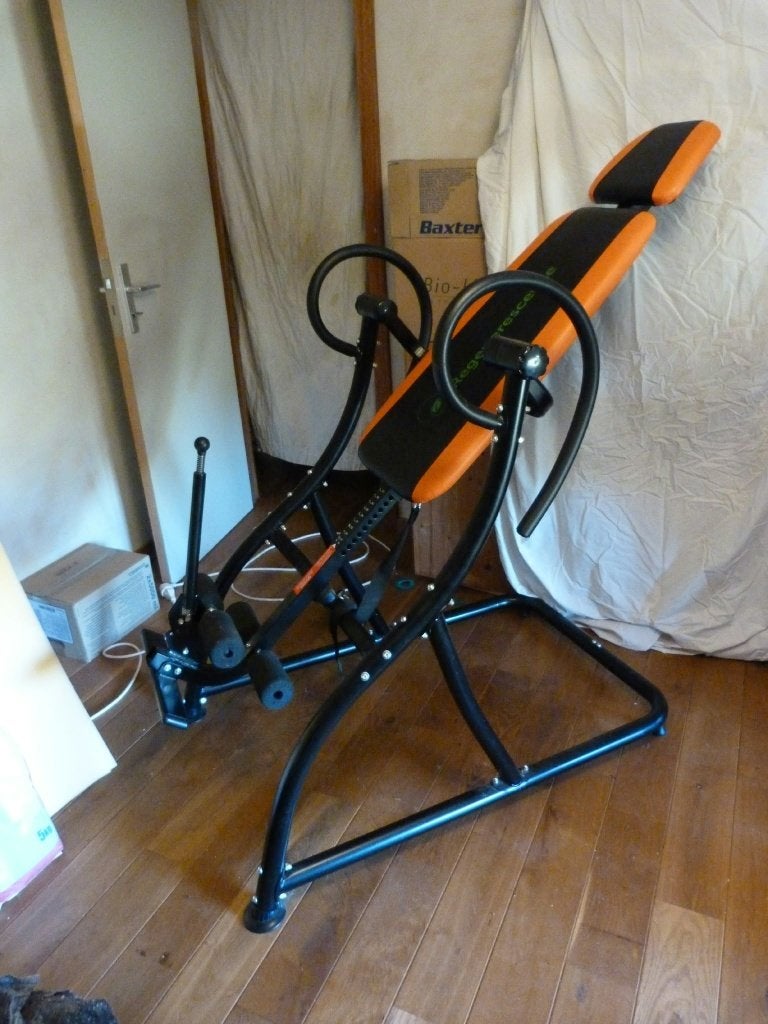 Table d'inversion pour soulager les maux de dos, Sports & Fitness, Enlèvement, Comme neuf, Abdominaux, Autres types