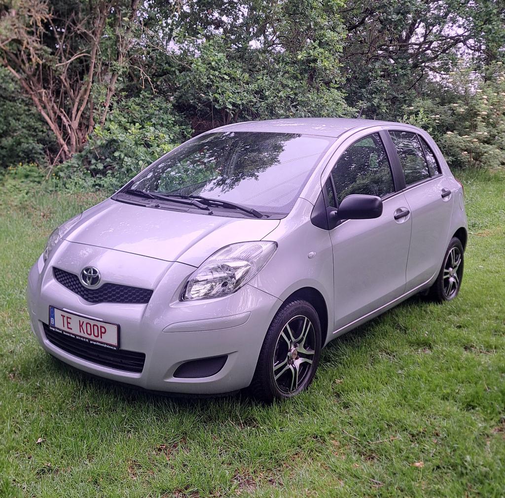 Toyota Yaris: 81.000km +airco +jaar garantie +groot nazicht!, Auto's, Voorwielaandrijving, Stof, 4 cilinders, 1329 cc
