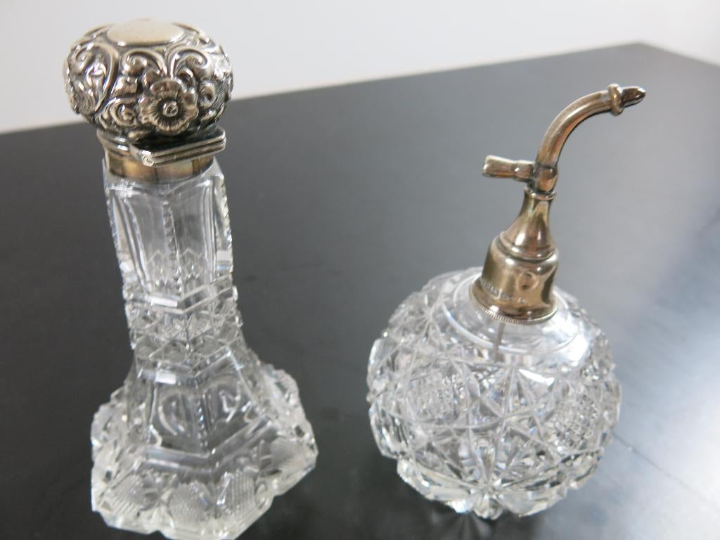 2 flacons de parfum en cristal avec bouchons, Enlèvement ou Envoi