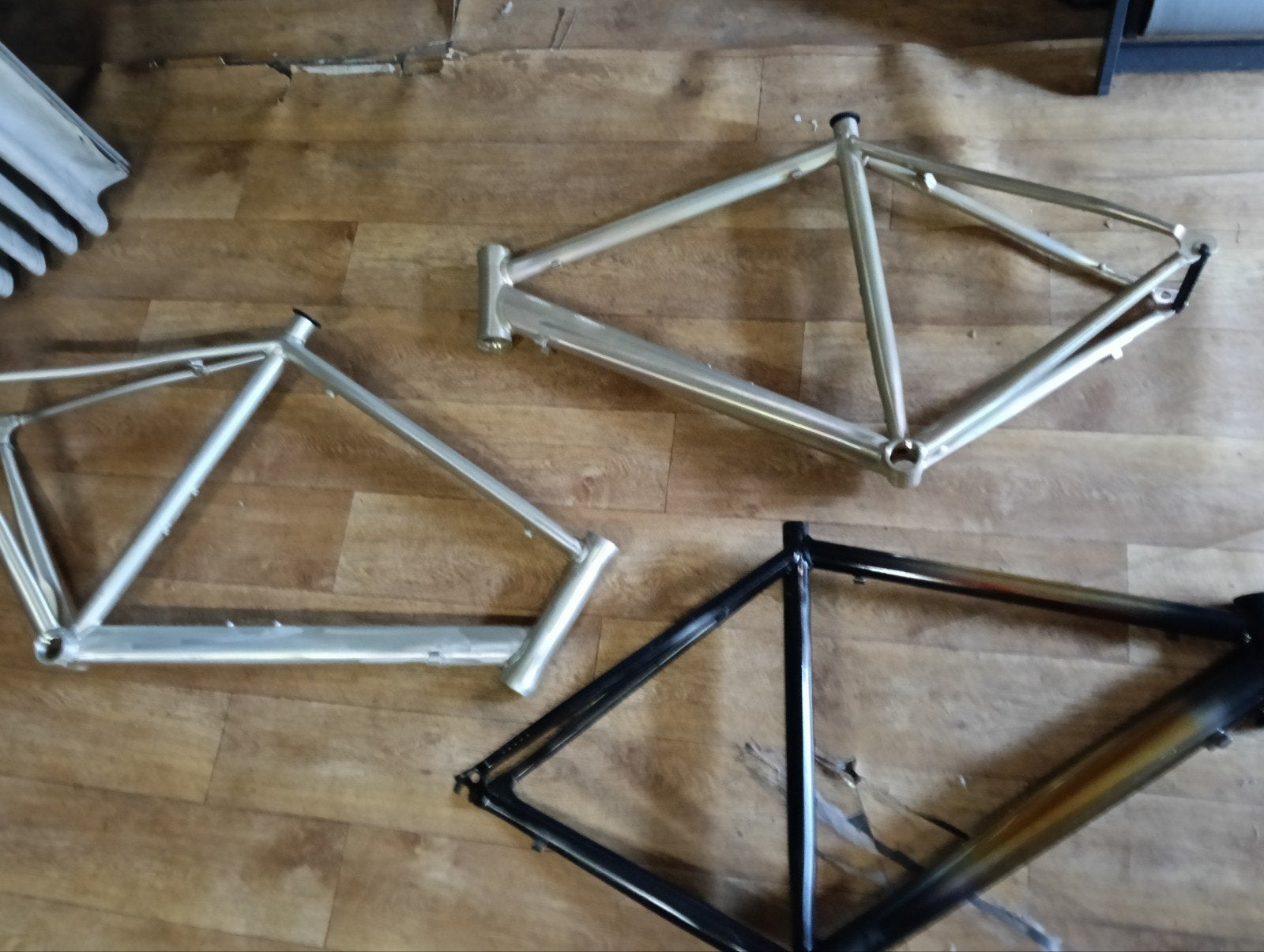 Nieuwe fietskaders, Ophalen