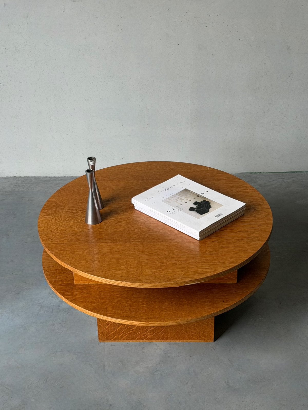 Vintage unieke ronde houten salontafel, 1980, Huis en Inrichting, Tafels | Salontafels, Ophalen, Zo goed als nieuw, Eikenhout