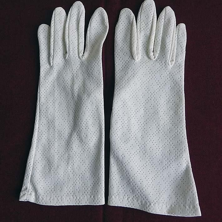 Vintage Geperforeerde Dames-Handschoenen., Kleding | Dames, Mutsen, Sjaals en Handschoenen, Nieuw, Handschoenen, Ophalen