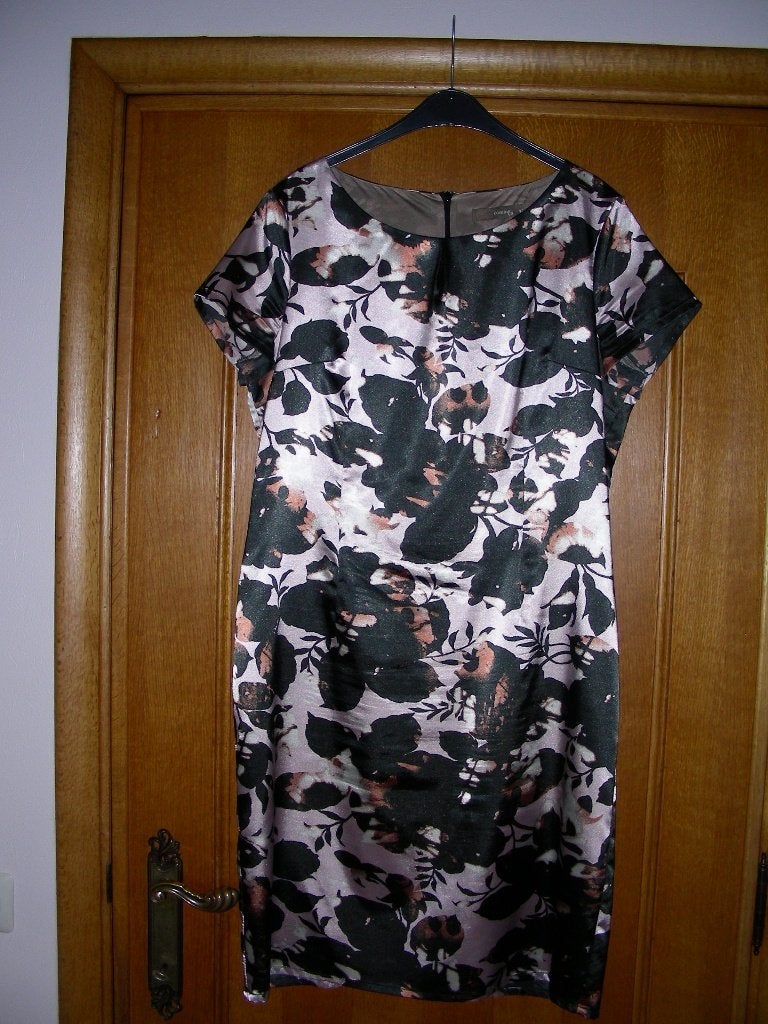 Kleed met korte mouwen in satijnen stof, merk: Comme ça, 42, Kleding | Dames, Zwart, Maat 42/44 (L), Zo goed als nieuw, Comme ça