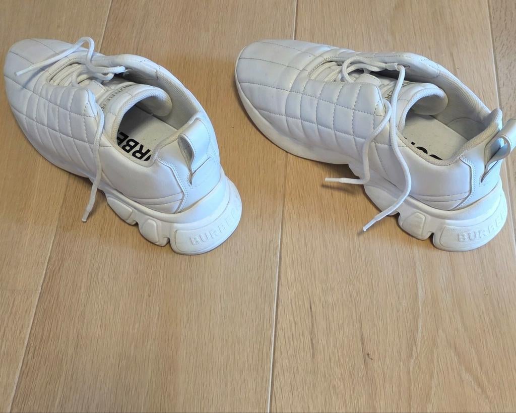 Sneakers Buerberry maat 36, Kleding | Dames, Schoenen, Ophalen, Wit, Sneakers