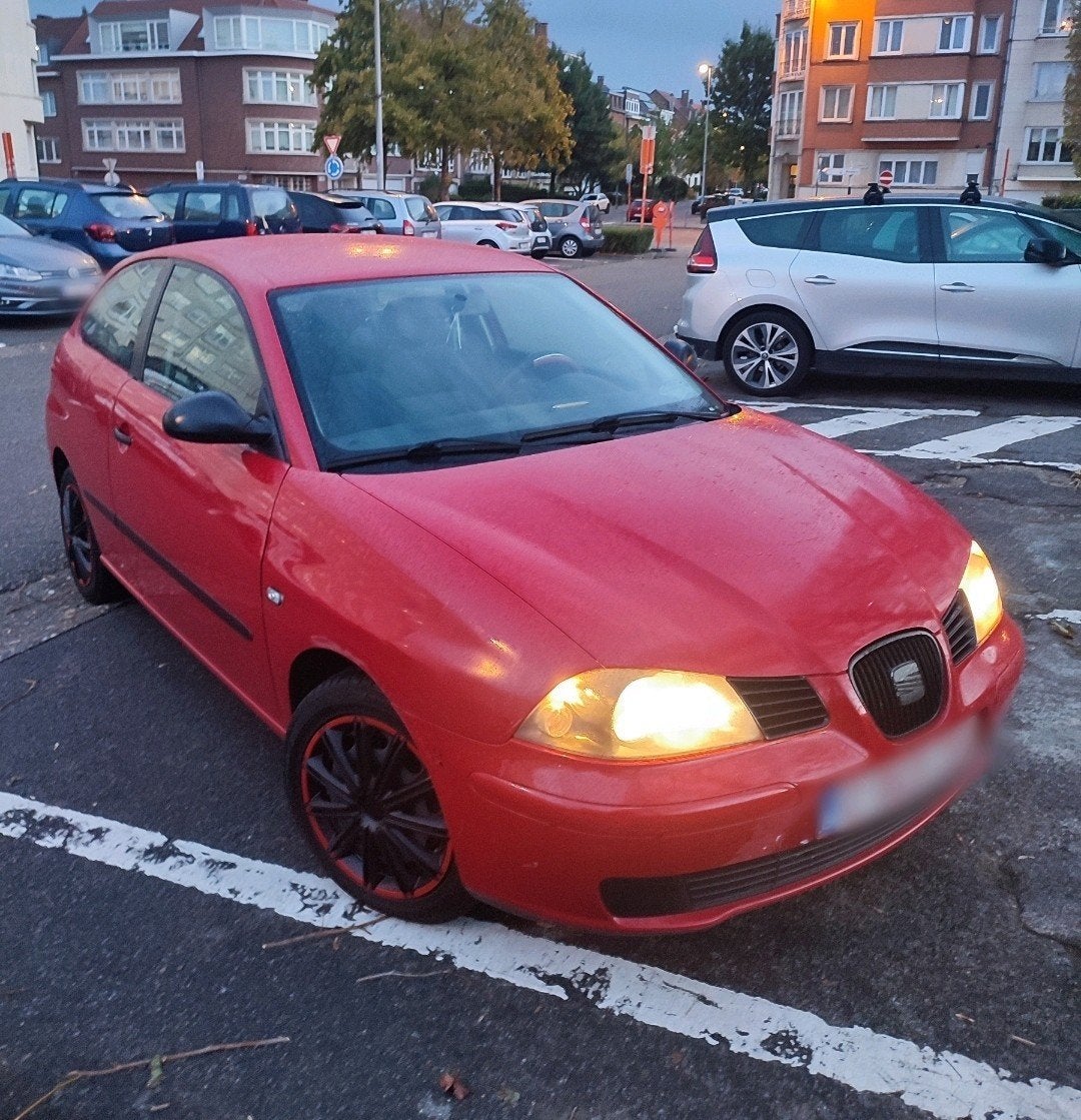 Seat Ibiza 1.4 essence, LEZ 2030, manuelle, bcp frais faits, Autos, Rouge, Achat, Boîte manuelle, 5 places