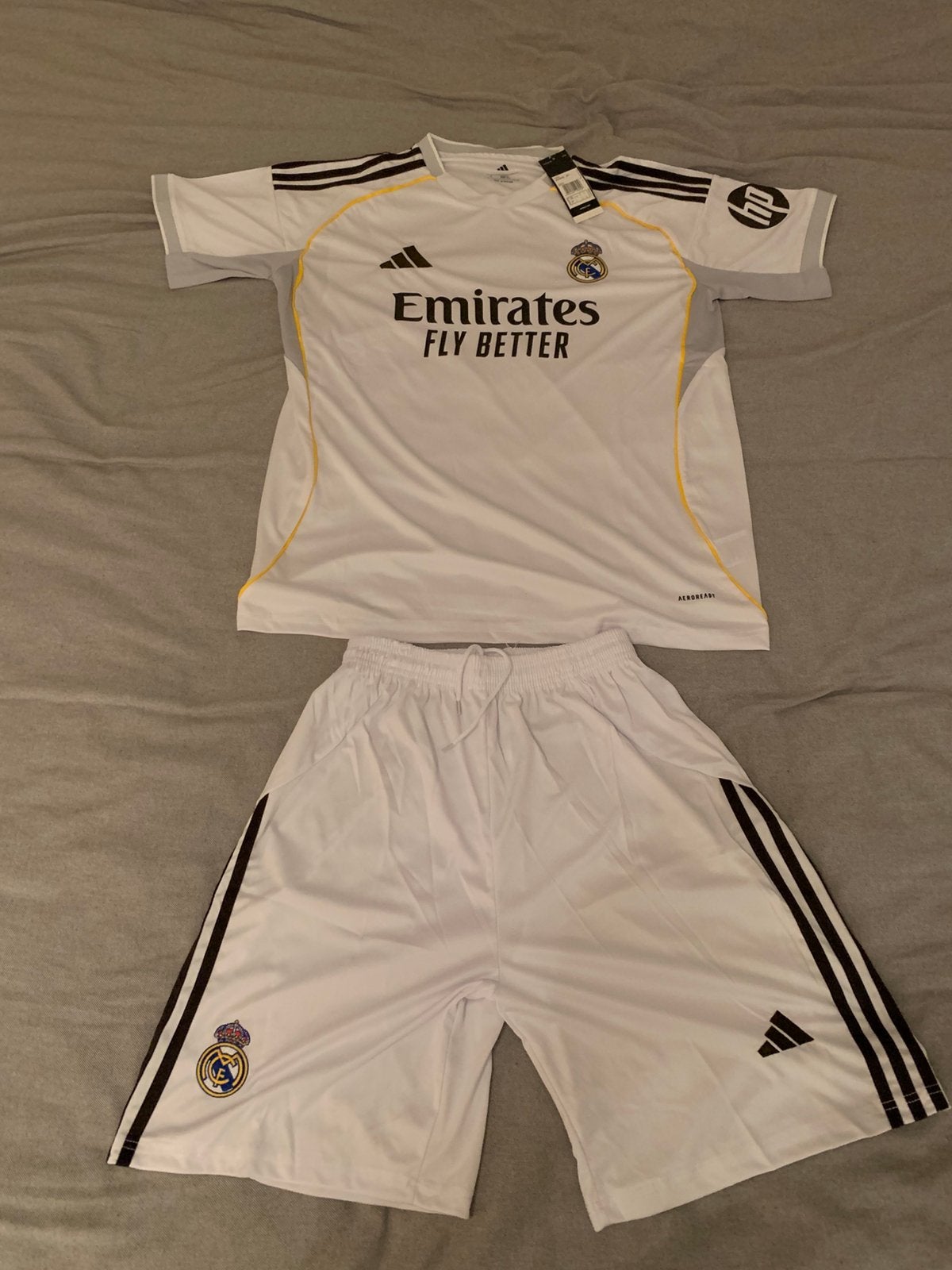 Maillot Real Madrid - Set, Taille L, Enlèvement ou Envoi, Comme neuf, Maillot