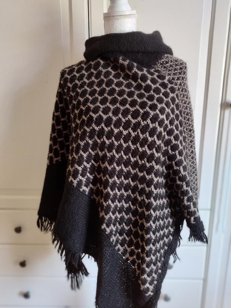 Poncho Cassis TU, Cassis, Enlèvement ou Envoi, Comme neuf, Beige