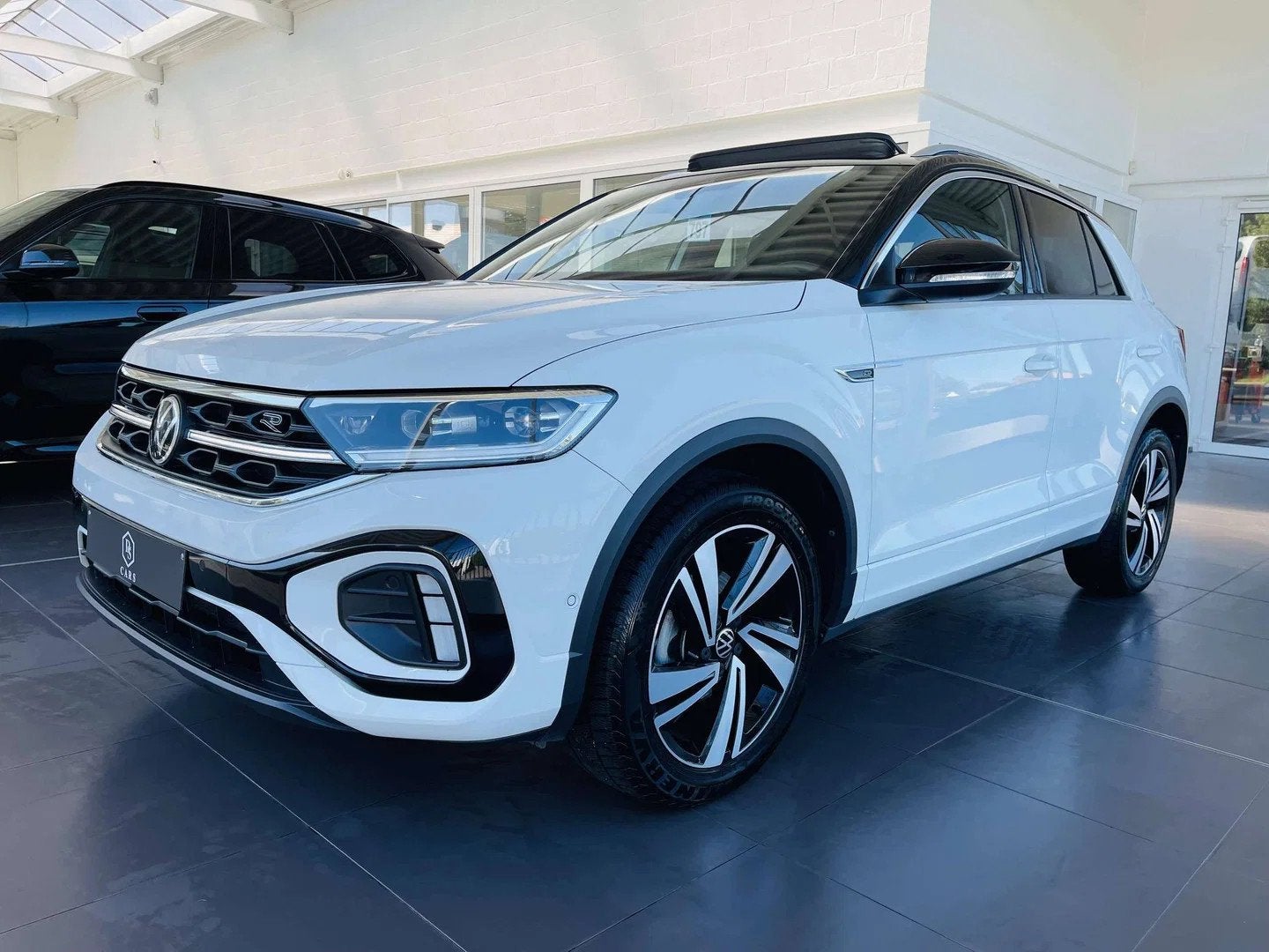 Volkswagen T-Roc 1.5 TSI * GARANTIE + R-LINE + TOIT PANO + F, Autos, https://public.car-pass.be/vhr/9ddbd687-4dee-422c-947b-902ec444e659