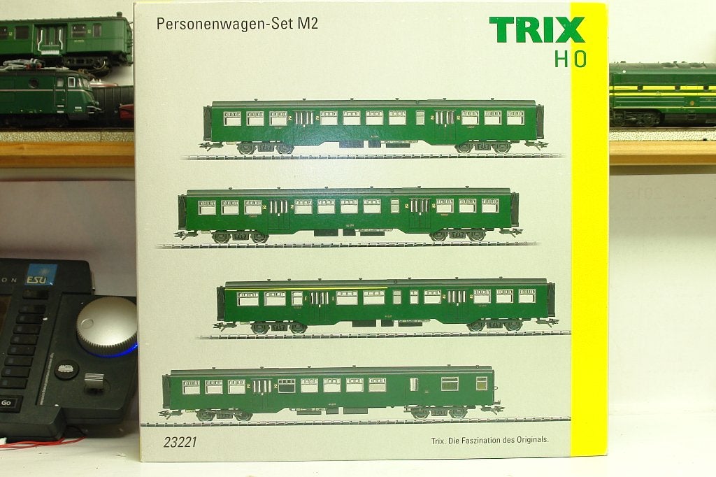 TRIX 23221 H0 set 4 M2 vertes SNCB/NMBS Ep.3 éclairées leds, Hobby & Loisirs créatifs, Trains miniatures | HO, Enlèvement ou Envoi