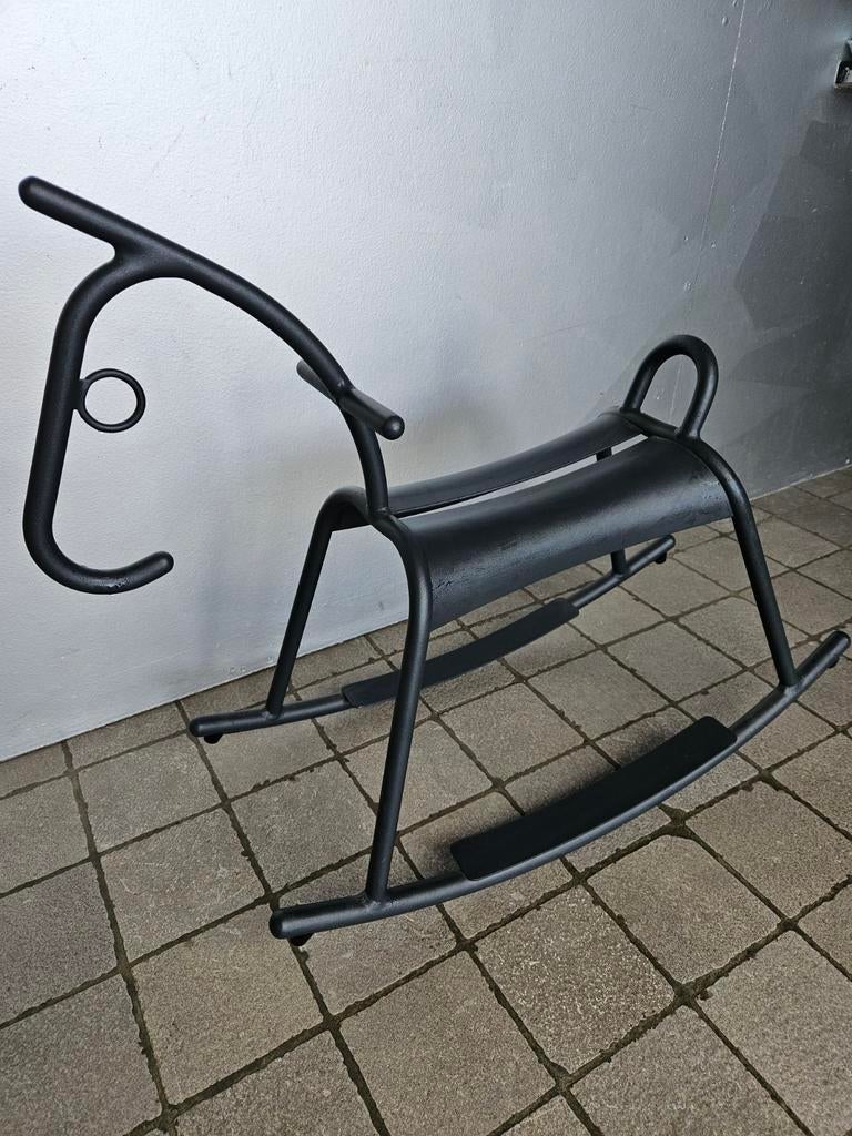 Cheval à bascule adada de Fermob, Ophalen