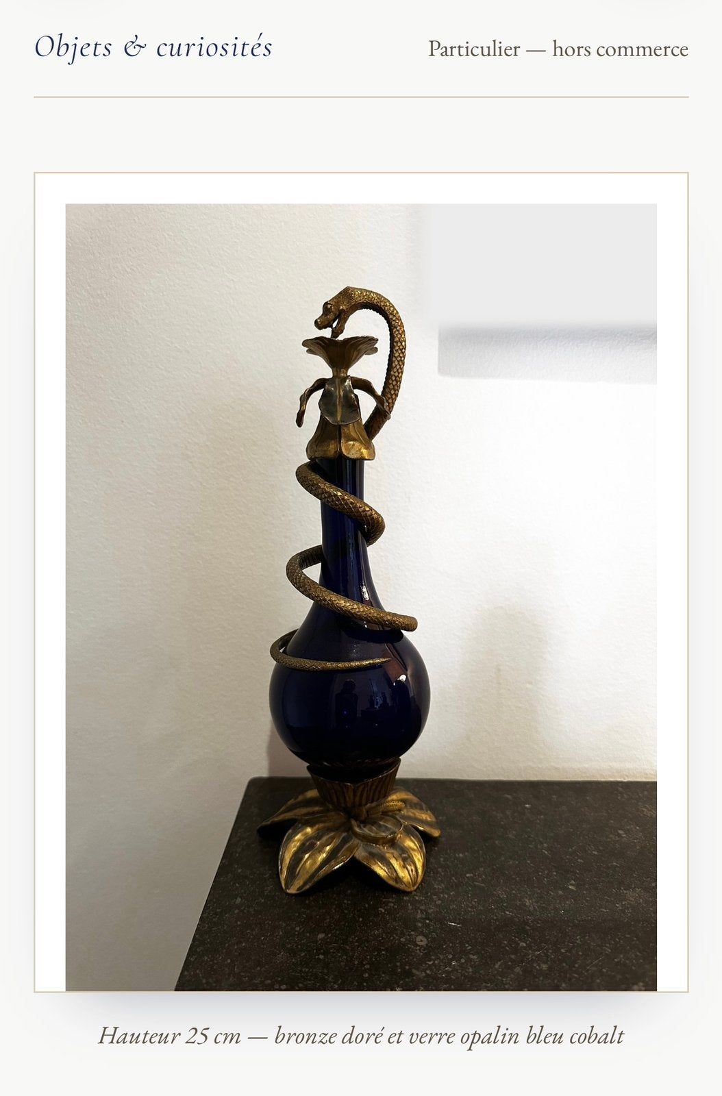 Flacon en verre opalin bleu cobalt et serpent en bronze doré, Antiquités & Art, Antiquités | Verre & Cristal, Enlèvement