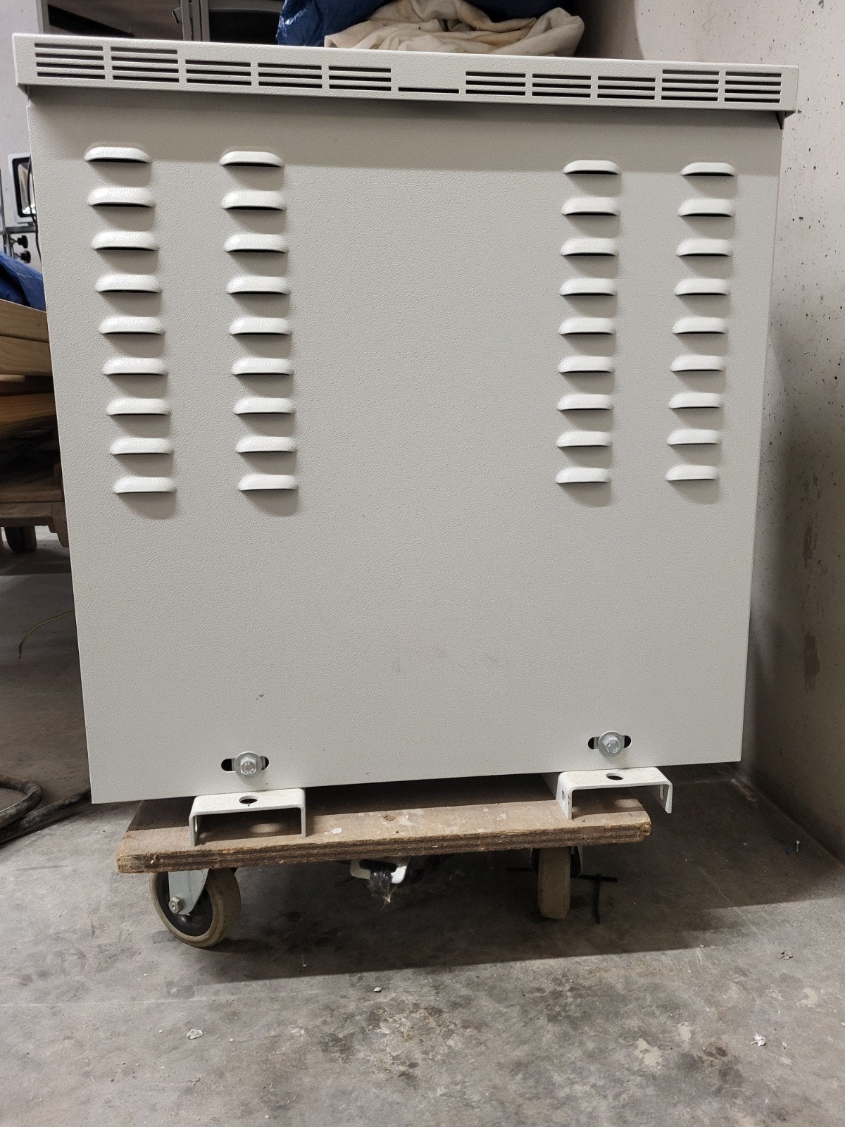 Onduleur/transformateur d'électricité, Enlèvement, Comme neuf, Onduleur