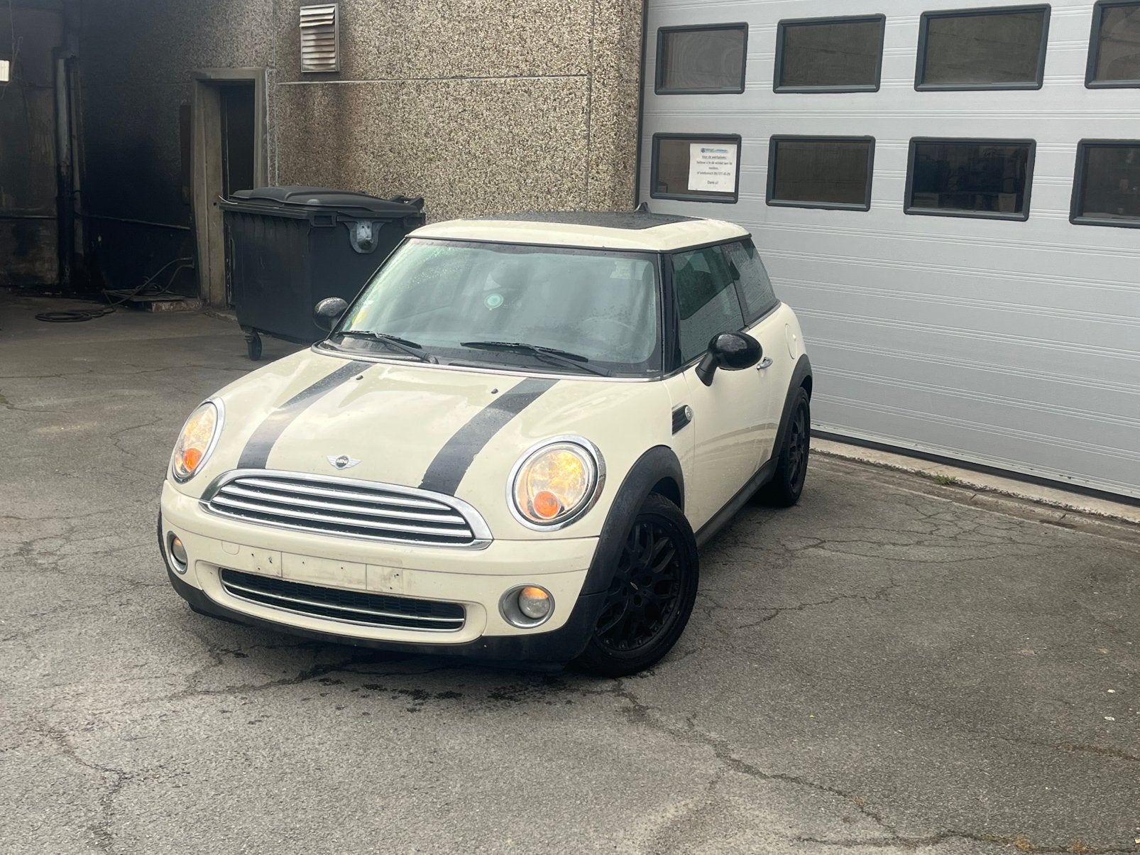 Mini one - benzine nieuwe koppeling, Auto's, Mini, Voorwielaandrijving, Stof, 4 cilinders, Wit
