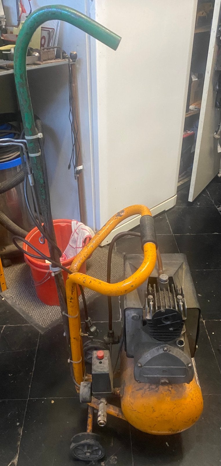 Petit compresseur Sweissab, Moins de 25 litres, Enlèvement, Mobile, Utilisé