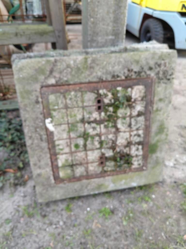 Putdeksel beton, Ophalen
