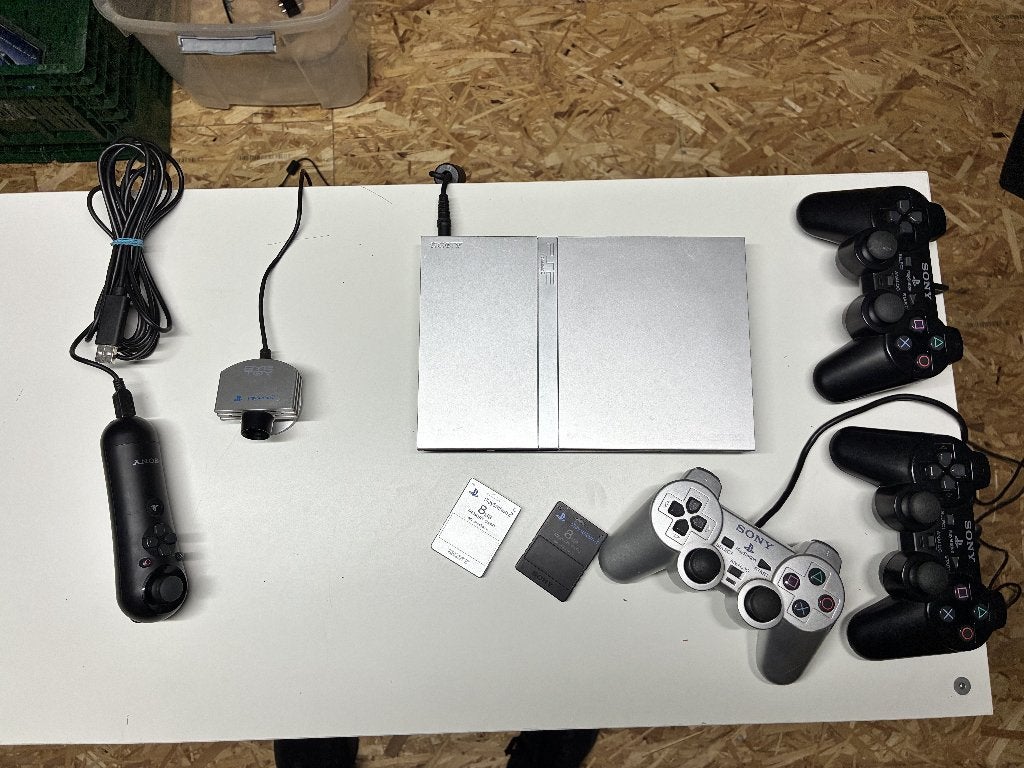 Playstation 2 + 3 controllers 2 memory cards, Ophalen of Verzenden, Gebruikt, Met geheugenkaart
