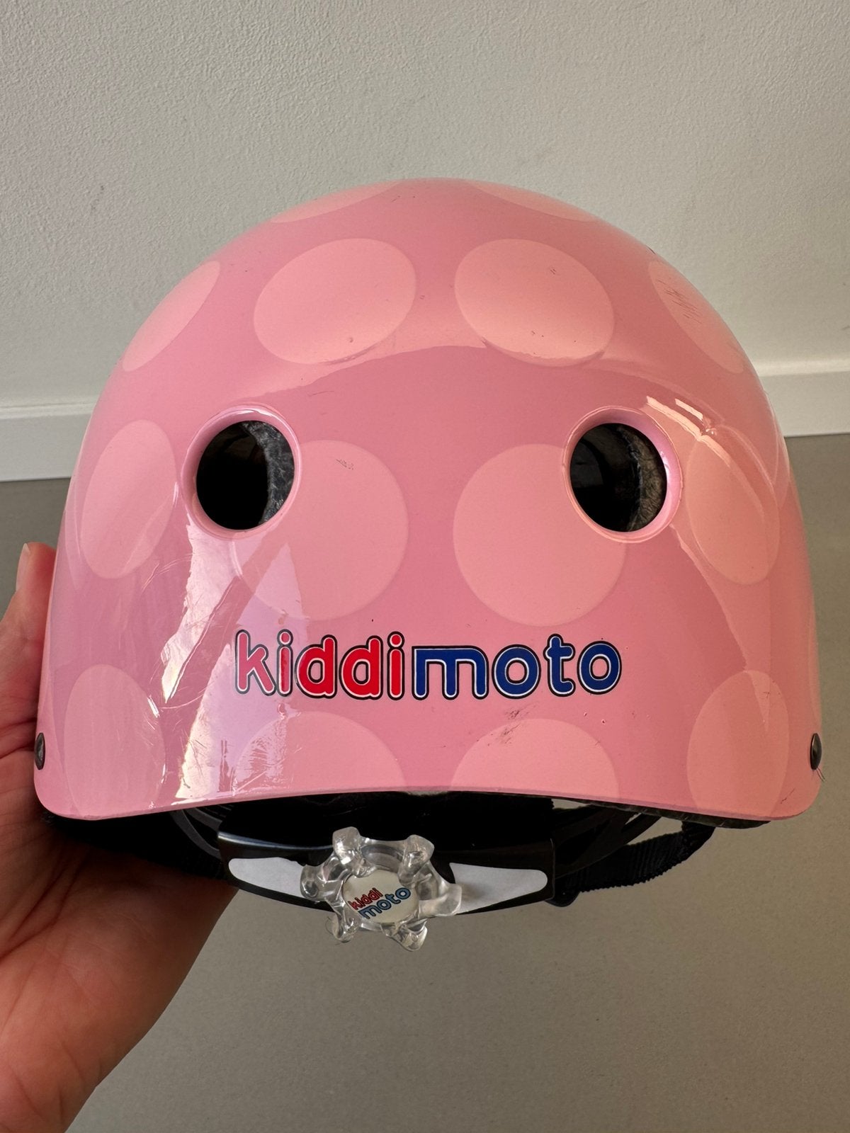 Stevige helm met schattig motief (KIDDIMOTO), Vélos & Vélomoteurs, Enlèvement, Comme neuf, Fille