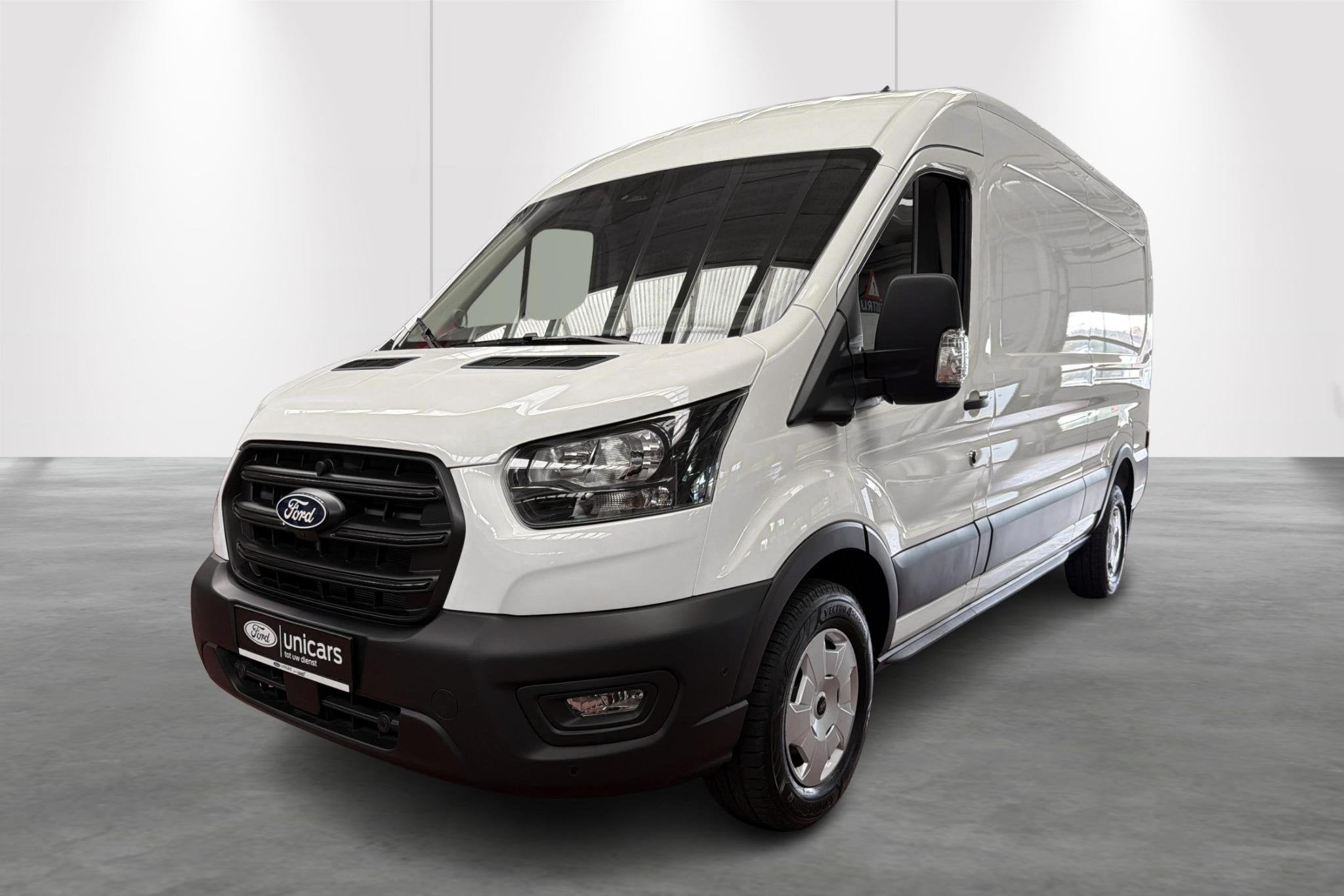 Ford Transit 350L 2.0TD 130pk 96kW M6 Trend, Auto's, Voorwielaandrijving, 4 deurs, Stof, 4 cilinders