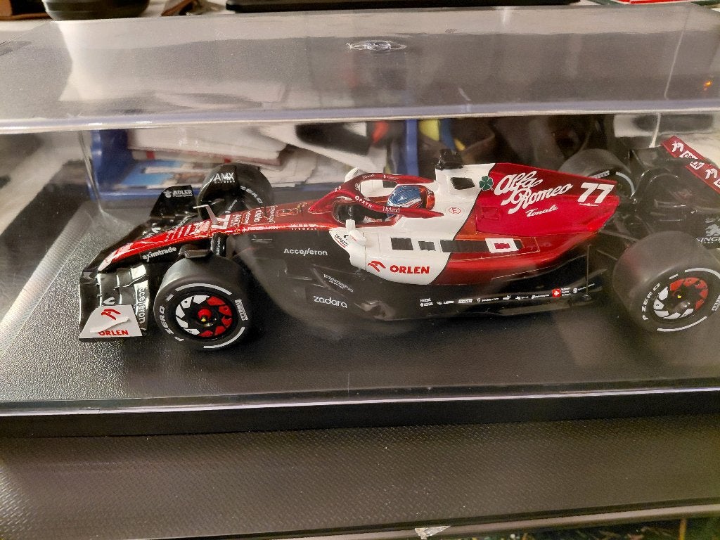 Solido Alfa Romeo C42 – Emilia Romagna GP 2022 V.Bottas 1:18, Ophalen of Verzenden, Zo goed als nieuw, Auto, Solido