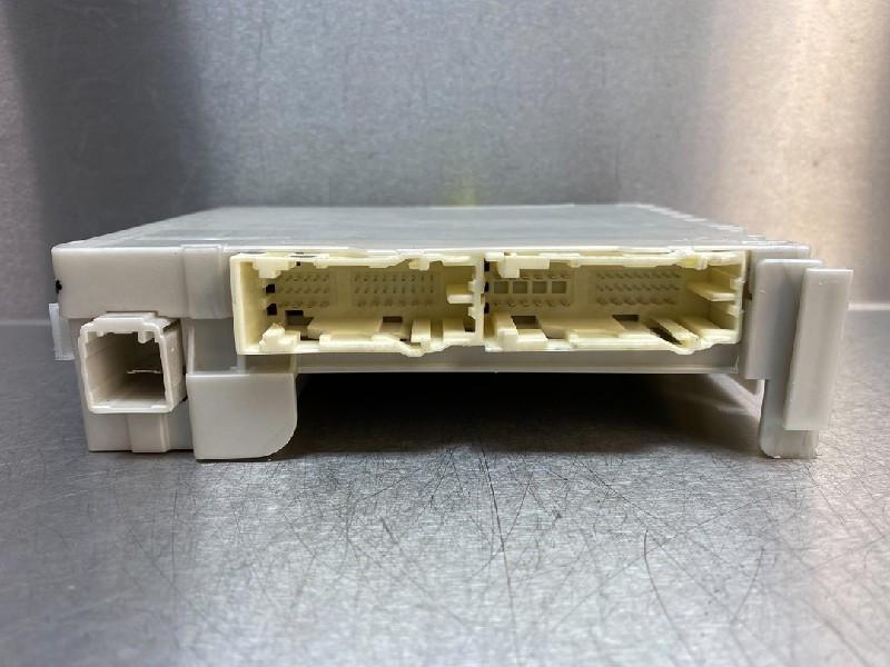 ZEKERINGKAST Lexus CT 200h (01-2010/09-2020) (|8273076020B|), Gebruikt, Lexus