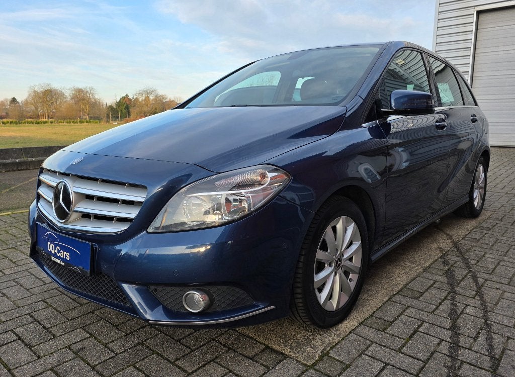 Mercedes-Benz B 180 d - 10/2012, Auto's, Voorwielaandrijving, Euro 5, Stof, Zwart