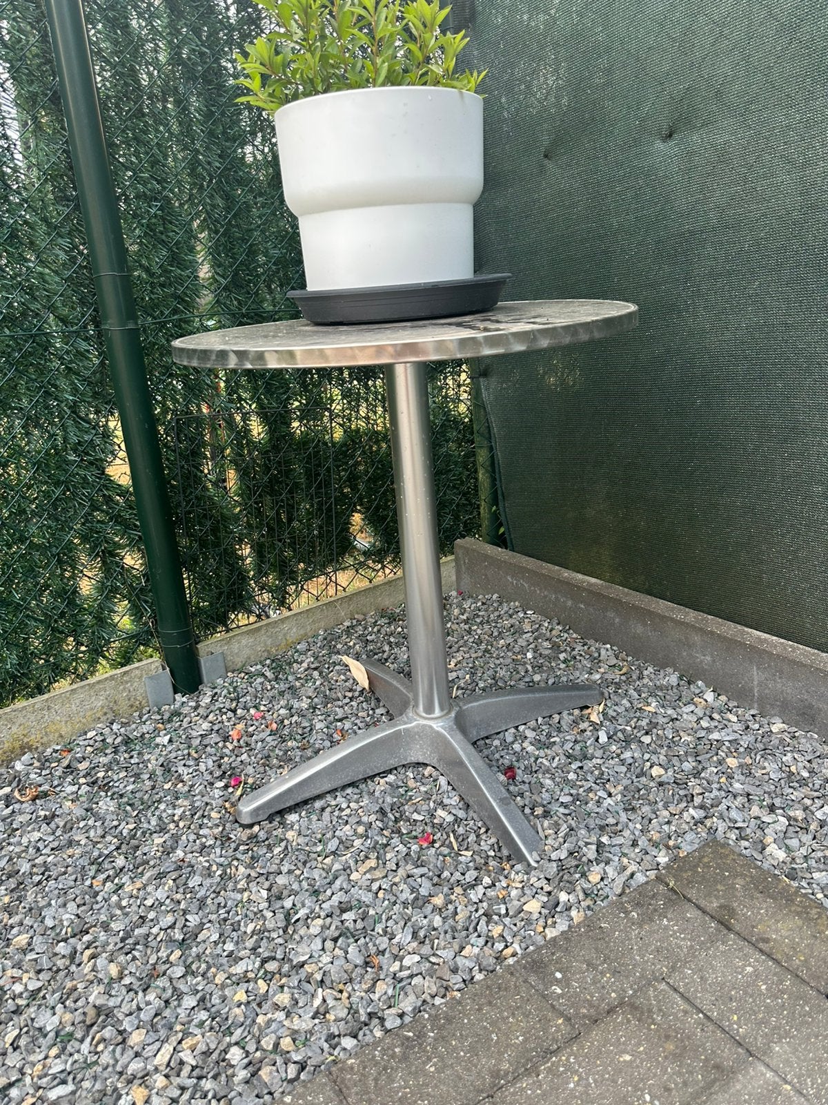 Een ronde inox bistro tafel, Tuin en Terras, Ophalen, Zo goed als nieuw