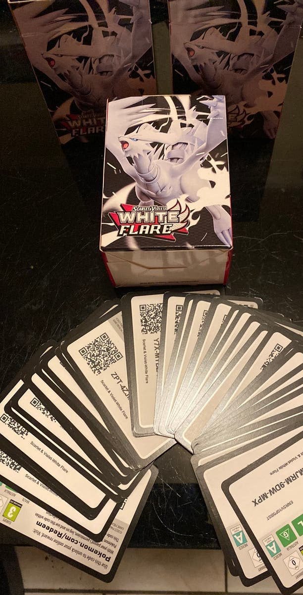 Pokemon redeem codes ongebruikt White Flare, Enlèvement ou Envoi, Neuf
