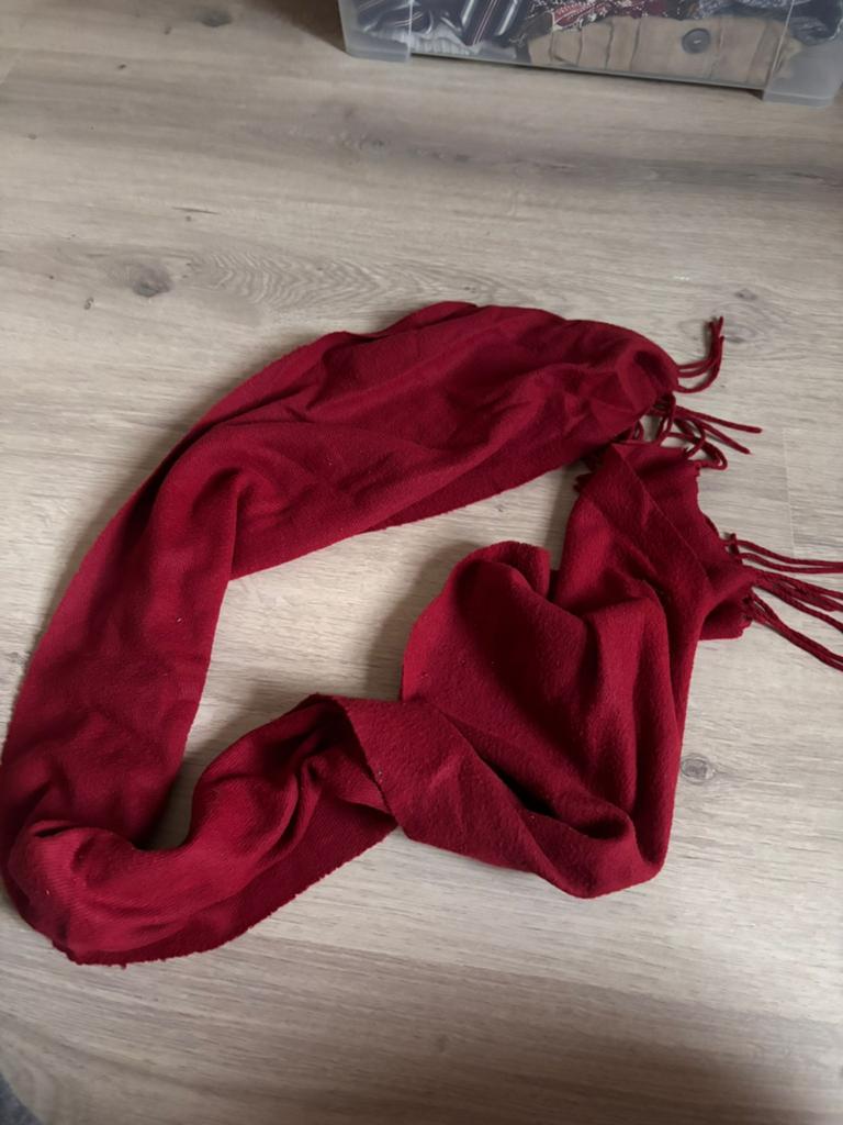 Rode sjaal, Kleding | Dames, Mutsen, Sjaals en Handschoenen, Ophalen, Zo goed als nieuw, Sjaal