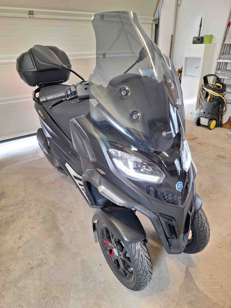 PIAGGIO MP3 400 hpe 2024, Motos, Particulier, Scooter, Amortisseurs réglables électroniquement