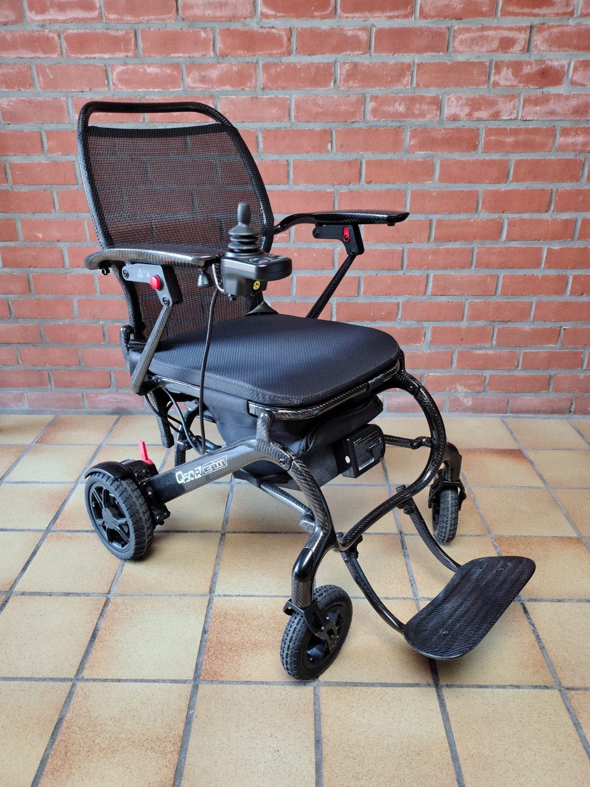 Opvouwbare elektrische rolstoel Quickie QR50 carbon, Diversen, Ophalen, Nieuw, Elektrische rolstoel