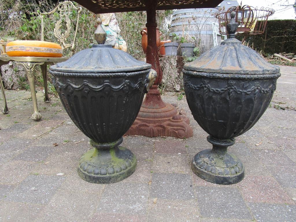 vases de jardin en fonte 2 pièces le prix est par pièce, Enlèvement
