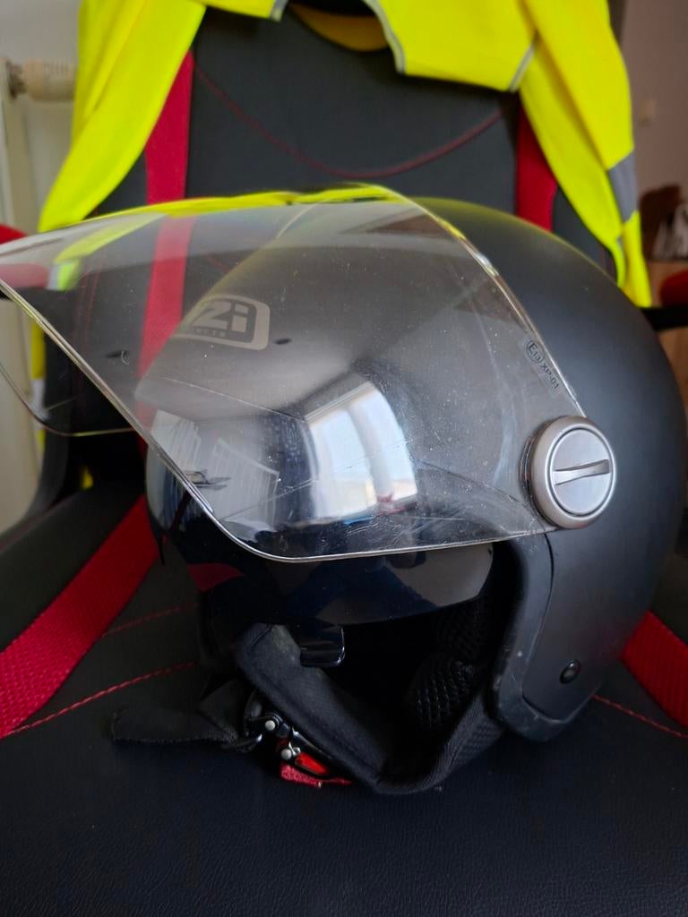 Scooterhelm, Ophalen